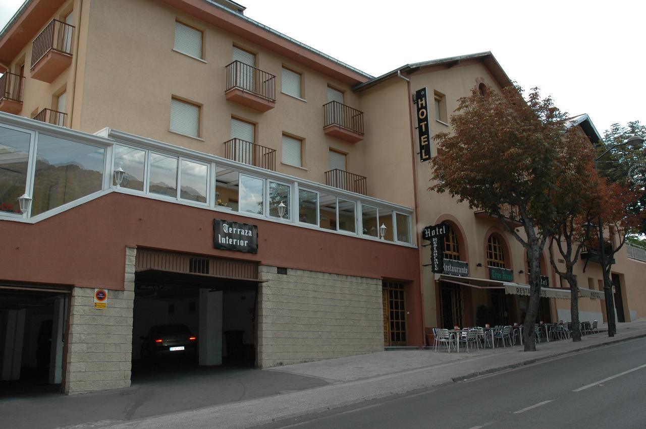 Hotel Tres Arcos San Lorenzo de El Escorial Dış mekan fotoğraf