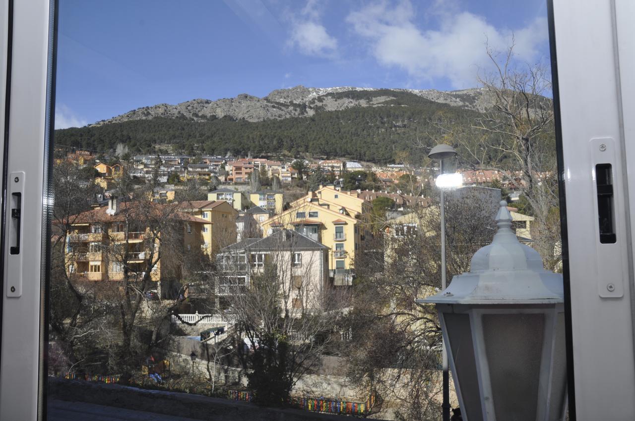 Hotel Tres Arcos San Lorenzo de El Escorial Dış mekan fotoğraf