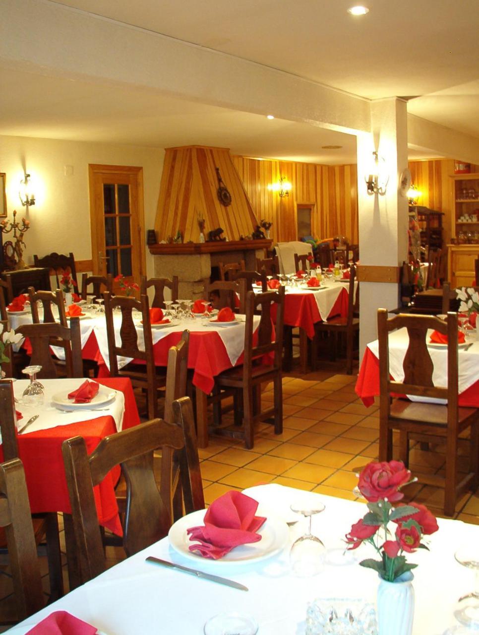 Hotel Tres Arcos San Lorenzo de El Escorial Dış mekan fotoğraf