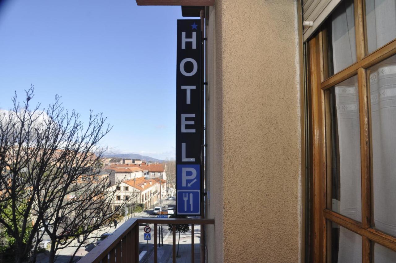 Hotel Tres Arcos San Lorenzo de El Escorial Oda fotoğraf